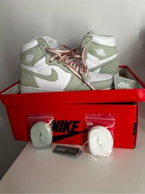 Nike Jordan 1 High Top Sea Foam